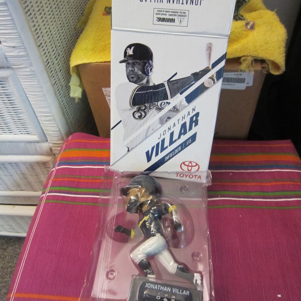 MILWAUKEE BREWER'S JONATHAN VILLAR STOLEN BASE CHAMPION BOBBLE HEAD